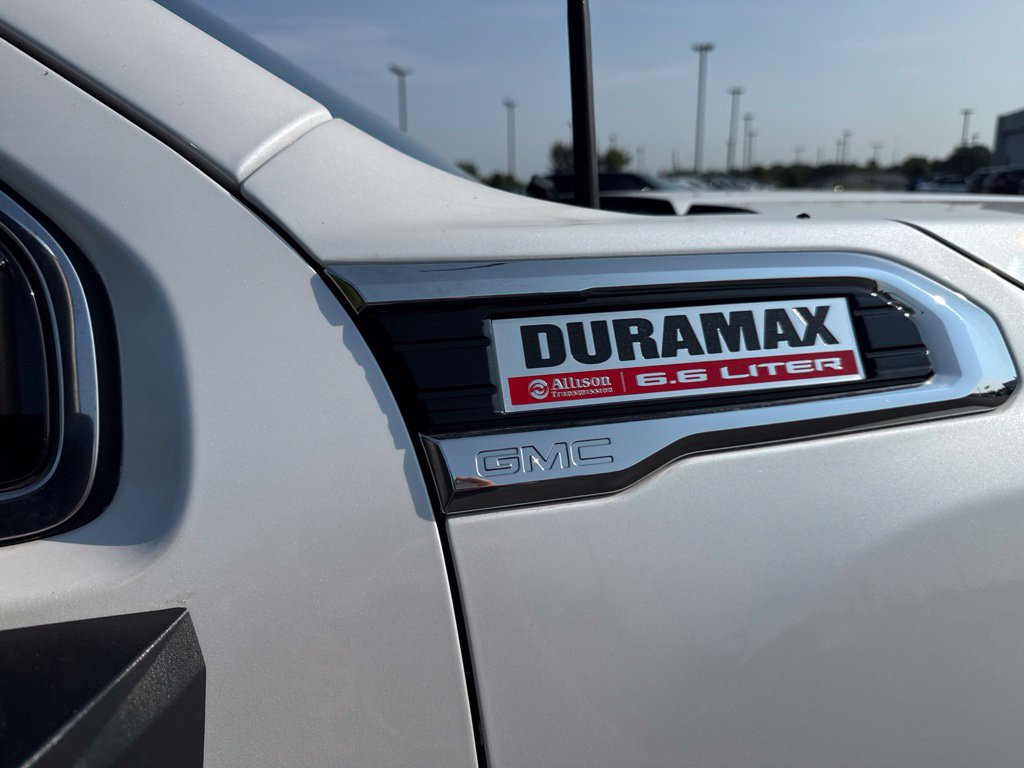 Used 2023 GMC Sierra 3500 Denali w/ Technology Package AWD/4WD image 9