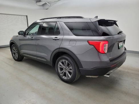 Used 2021 Ford Explorer XLT w/ Equipment Group 202A AWD/4WD image 3