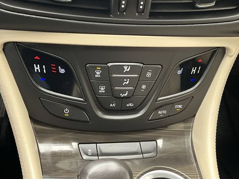 Used 2019 Buick Envision Preferred image 23