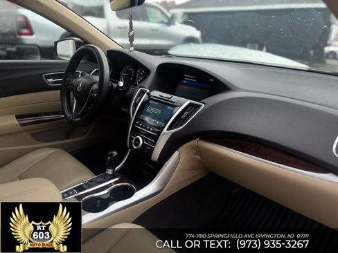 Used 2018 Acura TLX FWD image 17