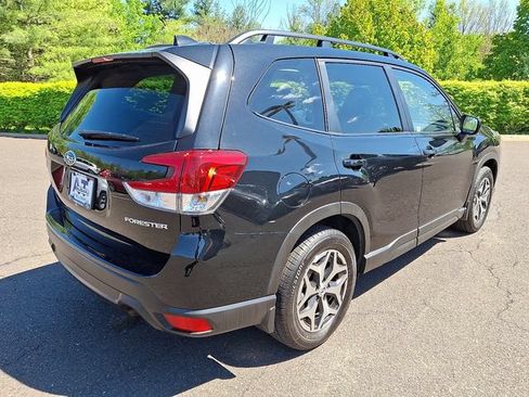 Certified 2023 Subaru Forester Premium AWD/4WD image 6