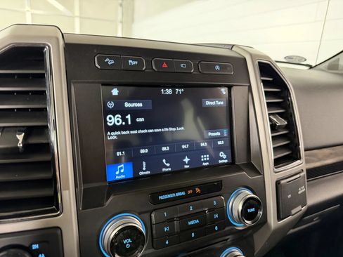 Used 2018 Ford F150 Lariat w/ Equipment Group 502A Luxury AWD/4WD image 24