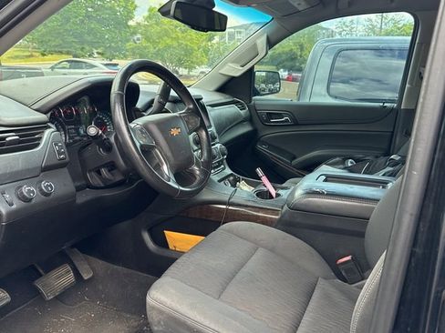 Used 2019 Chevrolet Tahoe LS w/ Enhanced Driver Alert Package AWD/4WD image 5