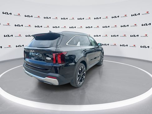 Certified 2025 Kia Sorento SX FWD image 8