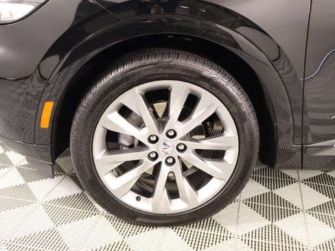 Used 2023 Buick Envision Avenir FWD image 19