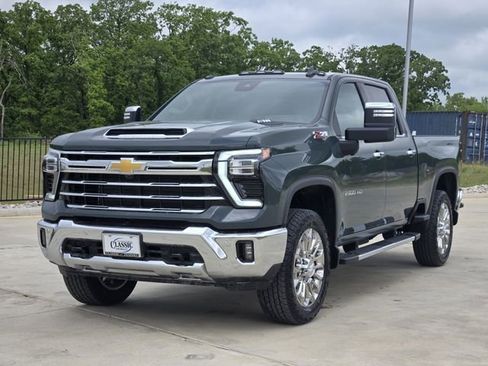 New 2025 Chevrolet Silverado 2500 LTZ w/ LTZ Premium Package AWD/4WD image 3
