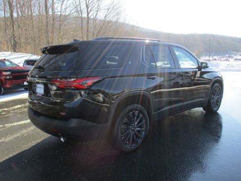 Certified 2023 Chevrolet Traverse RS w/ LPO, Floor Liner Package image 5