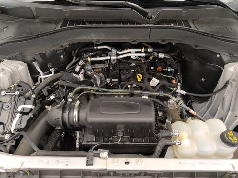 Used 2021 Ford Explorer XLT w/ Equipment Group 202A RWD image 30