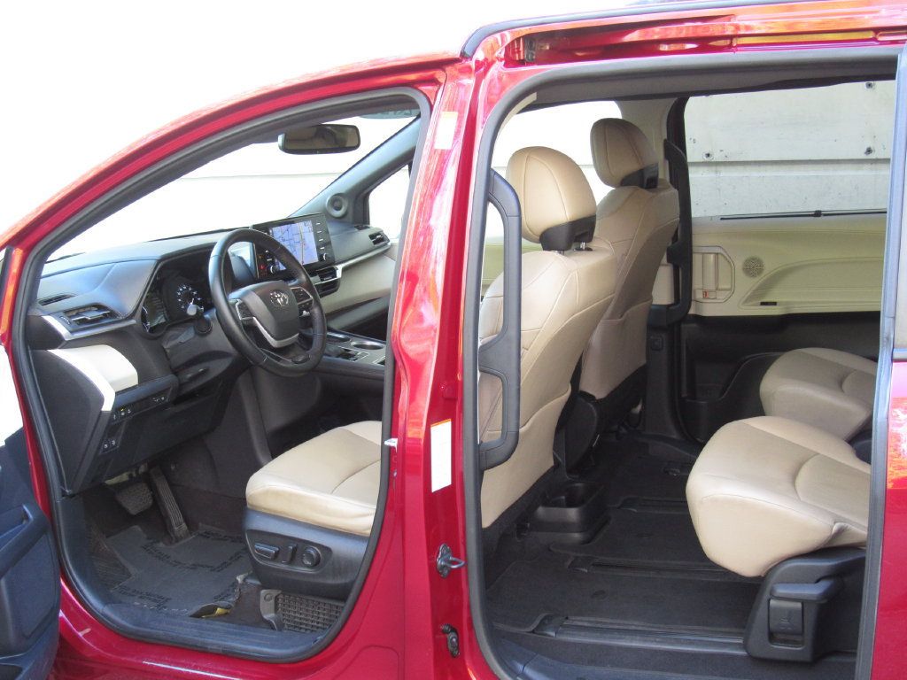 Certified 2023 Toyota Sienna XLE w/ XLE Plus Package AWD/4WD image 15