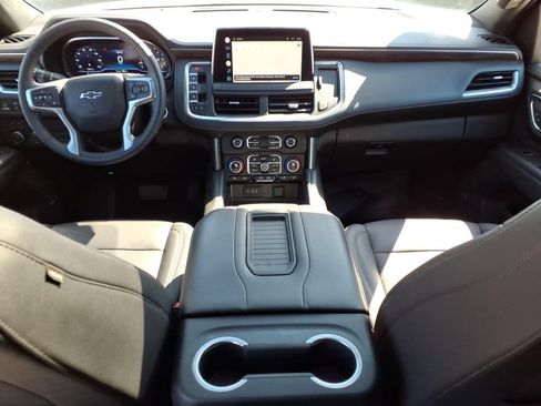 Used 2022 Chevrolet Tahoe Z71 w/ Luxury Package AWD/4WD image 13