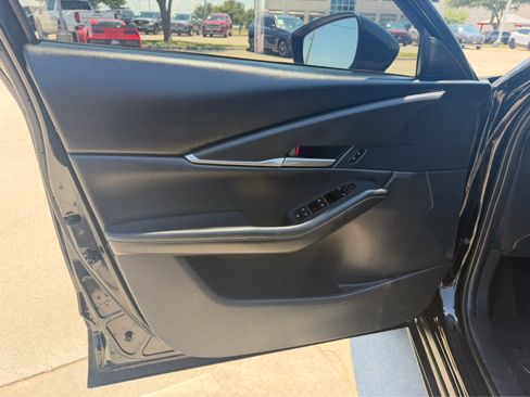 Used 2025 MAZDA CX-30 AWD 2.5 S w/ Select Sport Pkg image 11
