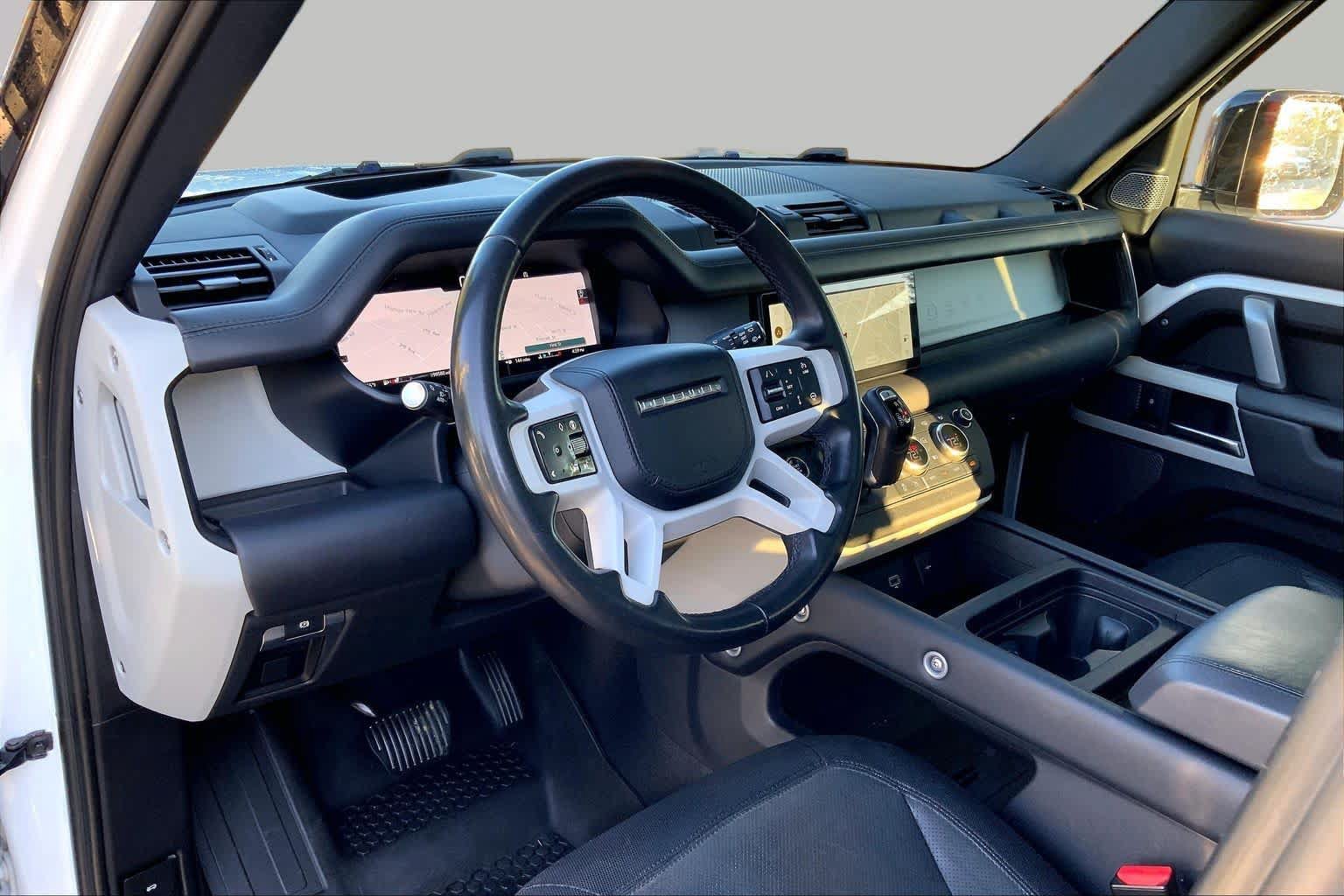 Used 2024 Land Rover Defender 110 X-Dynamic SE AWD/4WD image 18