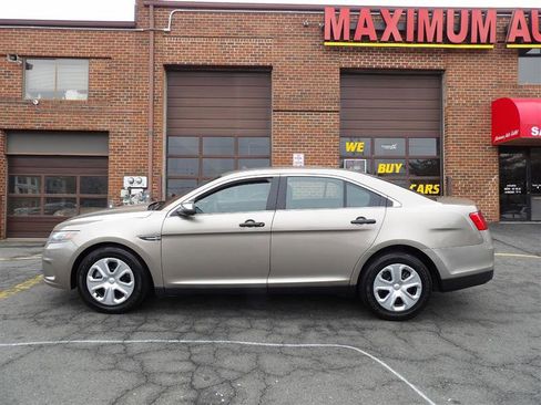 Used 2018 Ford Taurus Police Interceptor AWD image 2