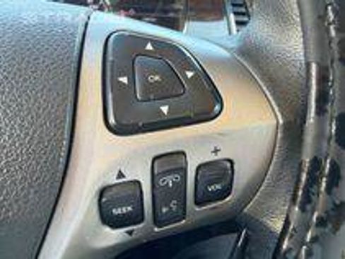 Used 2016 Ford Taurus Limited w/ Equipment Group 301A AWD/4WD image 11