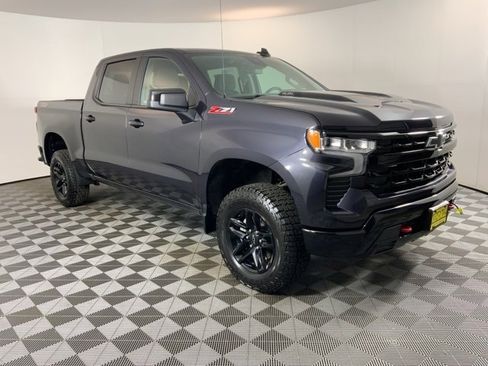 Used 2024 Chevrolet Silverado 1500 LT Trail Boss image 3