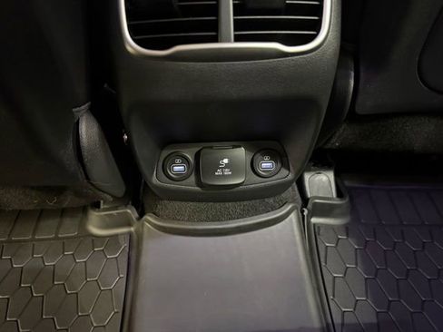 Used 2023 Hyundai Santa Fe Limited w/ Cargo Package image 28