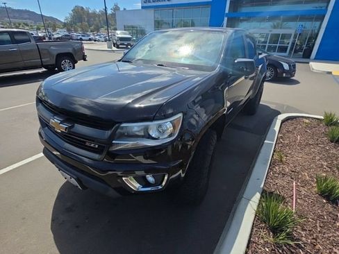 Used 2019 Chevrolet Colorado Z71 RWD image 2