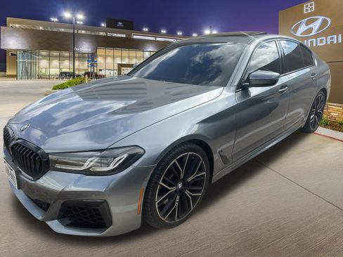 Used 2021 BMW 540i w/ M Sport Package image 3