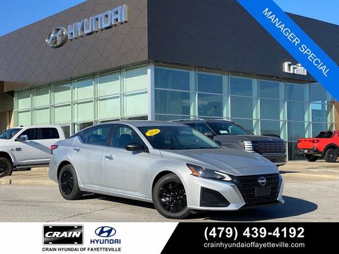 Used 2024 Nissan Altima 2.5 S FWD image 1