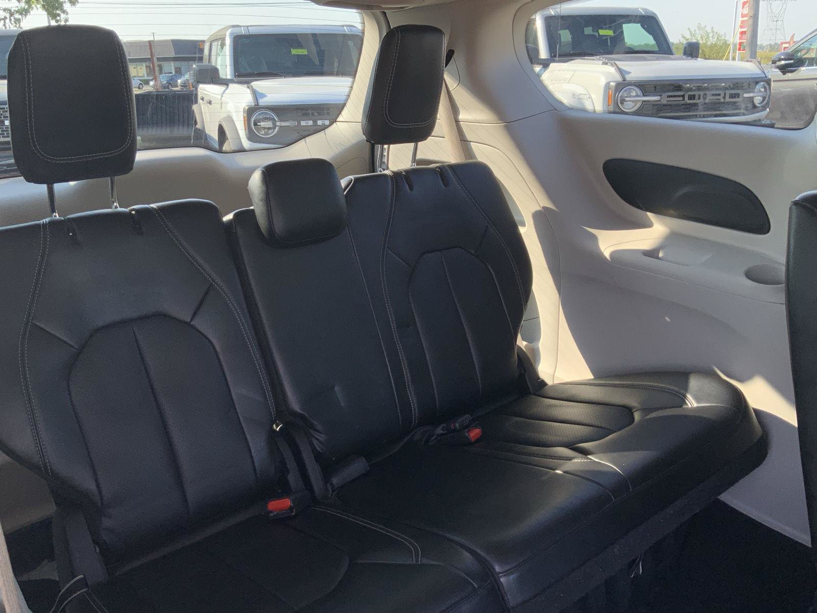 Used 2024 Chrysler Pacifica Touring-L FWD image 50