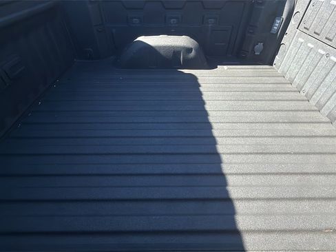 Used 2020 GMC Sierra 1500 SLT image 15