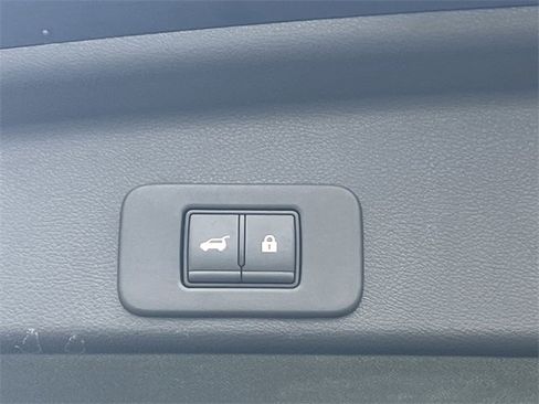 Certified 2025 Nissan Murano SV image 20