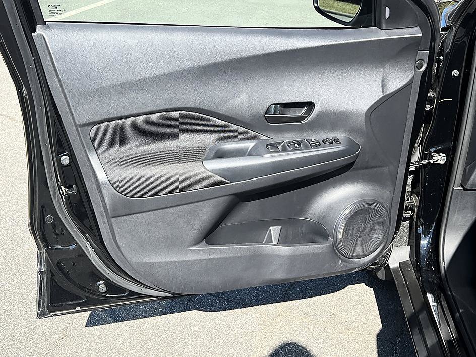 Certified 2025 Nissan Kicks Play S FWD image 19