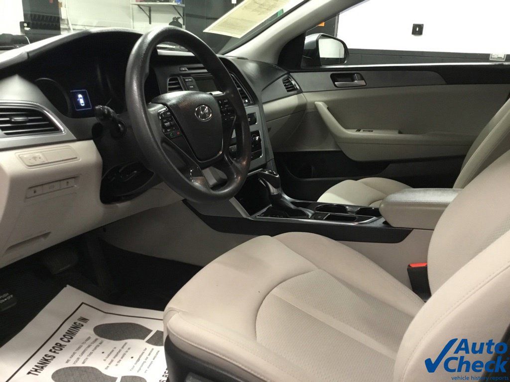 Used 2017 Hyundai Sonata SE FWD image 23