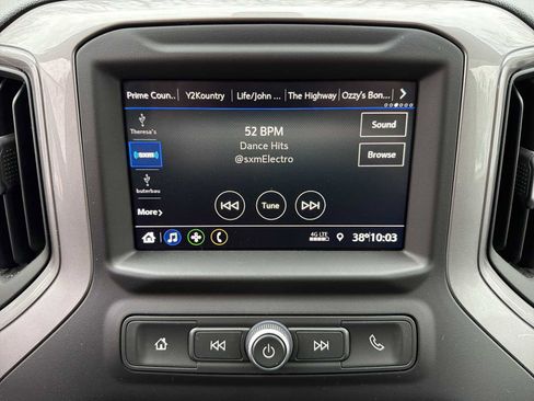 Used 2021 Chevrolet Silverado 2500 Custom w/ Custom Value Package image 14