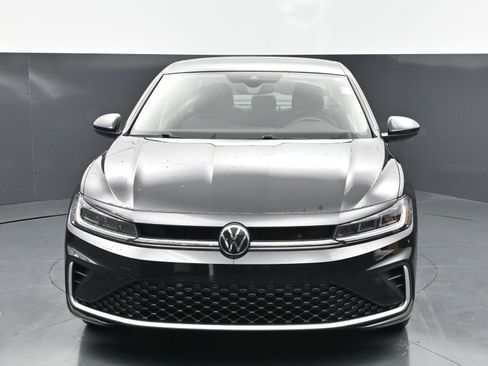 Used 2026 Volkswagen Jetta SE FWD image 8