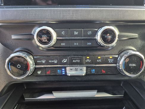 Certified 2024 Ford F250 Platinum image 18