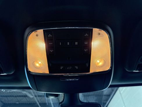 Used 2020 Jeep Grand Cherokee Overland image 31