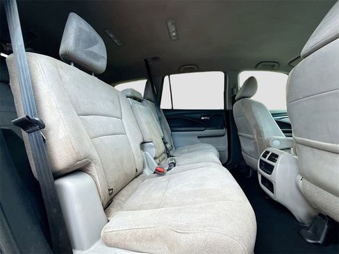 Used 2021 Honda Pilot EX image 29