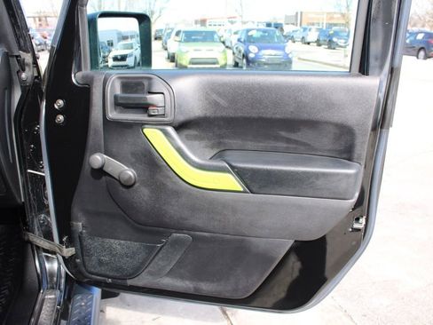 Used 2015 Jeep Wrangler Unlimited Sport w/ Mopar Black Appearance Group image 21