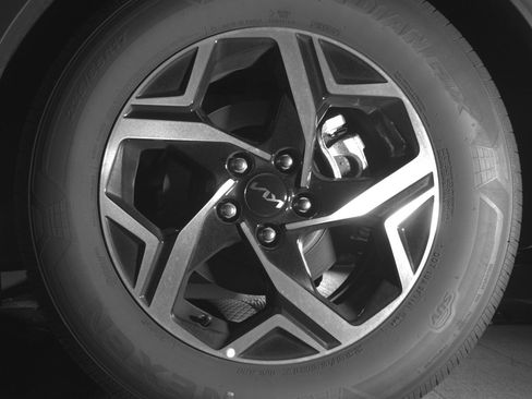 Used 2025 Kia Sportage LX image 14