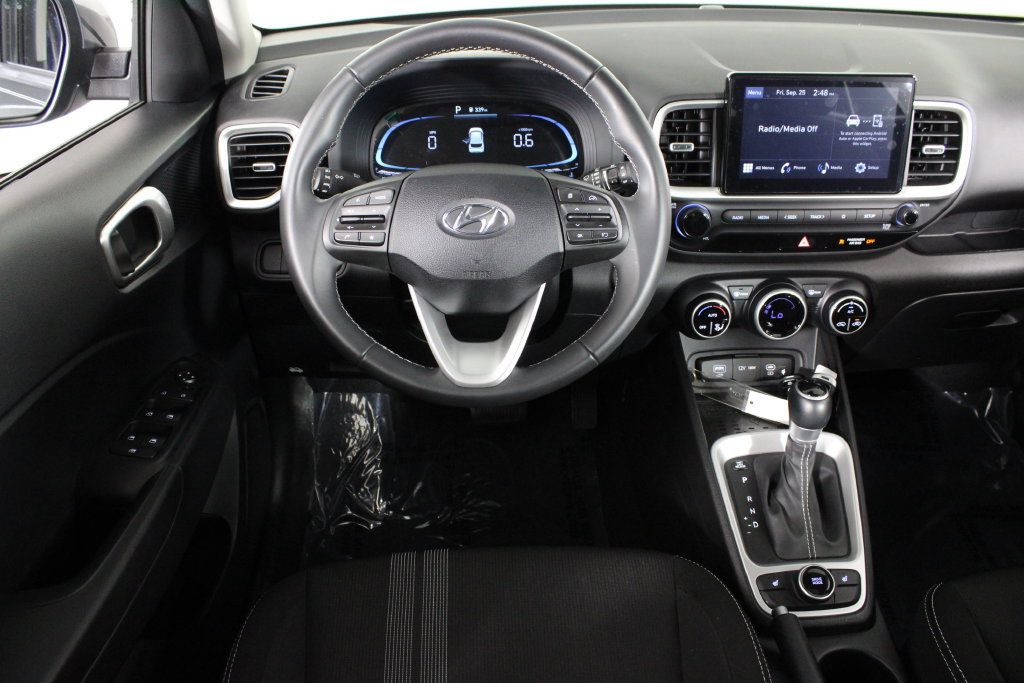 Certified 2026 Hyundai Venue SEL FWD image 8