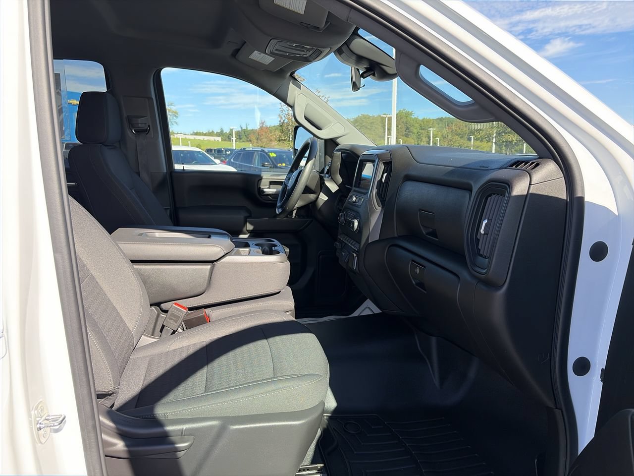 Used 2024 Chevrolet Silverado 2500 Custom w/ Custom Convenience Package AWD/4WD image 15