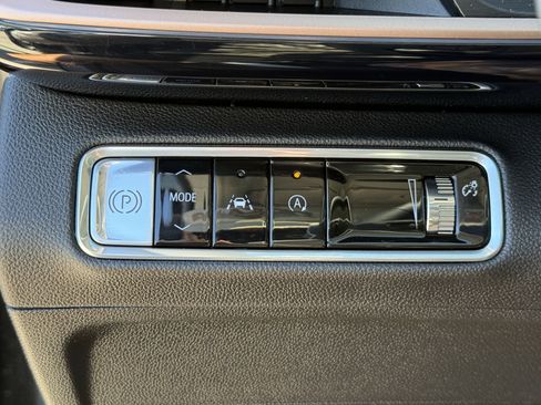 Used 2024 Buick Envision Sport Touring image 25