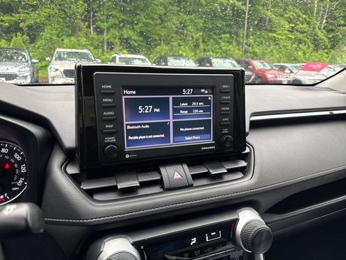 Used 2021 Toyota RAV4 LE AWD/4WD image 11