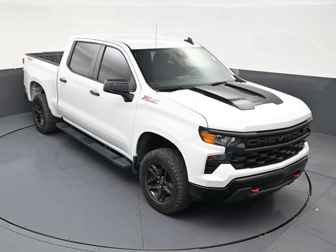 Used 2023 Chevrolet Silverado 1500 Custom Trail Boss AWD/4WD image 17