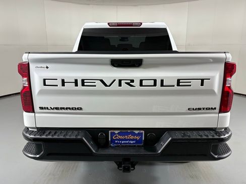 Used 2024 Chevrolet Silverado 1500 Custom Trail Boss w/ LPO, Dark Essentials Package image 8