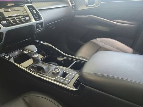 Certified 2021 Kia Sorento SX FWD image 10
