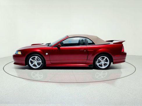 Used 2004 Ford Mustang GT RWD image 3