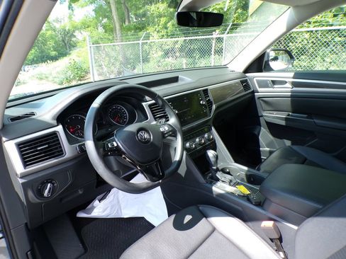 Used 2019 Volkswagen Atlas SE w/ Towing Package FWD image 11