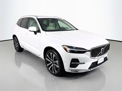 Used 2023 Volvo XC60 B6 Ultimate w/ Climate Package image 7