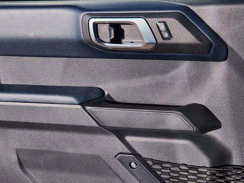 New 2025 Ford Bronco Heritage Edition image 9