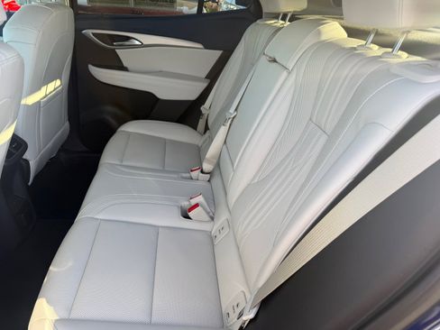 Used 2025 Buick Envision Avenir AWD/4WD image 25