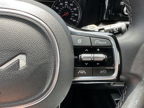 Certified 2023 Kia Sorento S FWD image 25