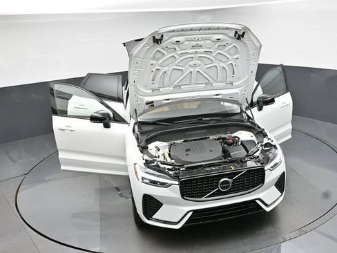 Used 2024 Volvo XC60 B5 Ultimate w/ Protection Package Premier AWD/4WD image 51