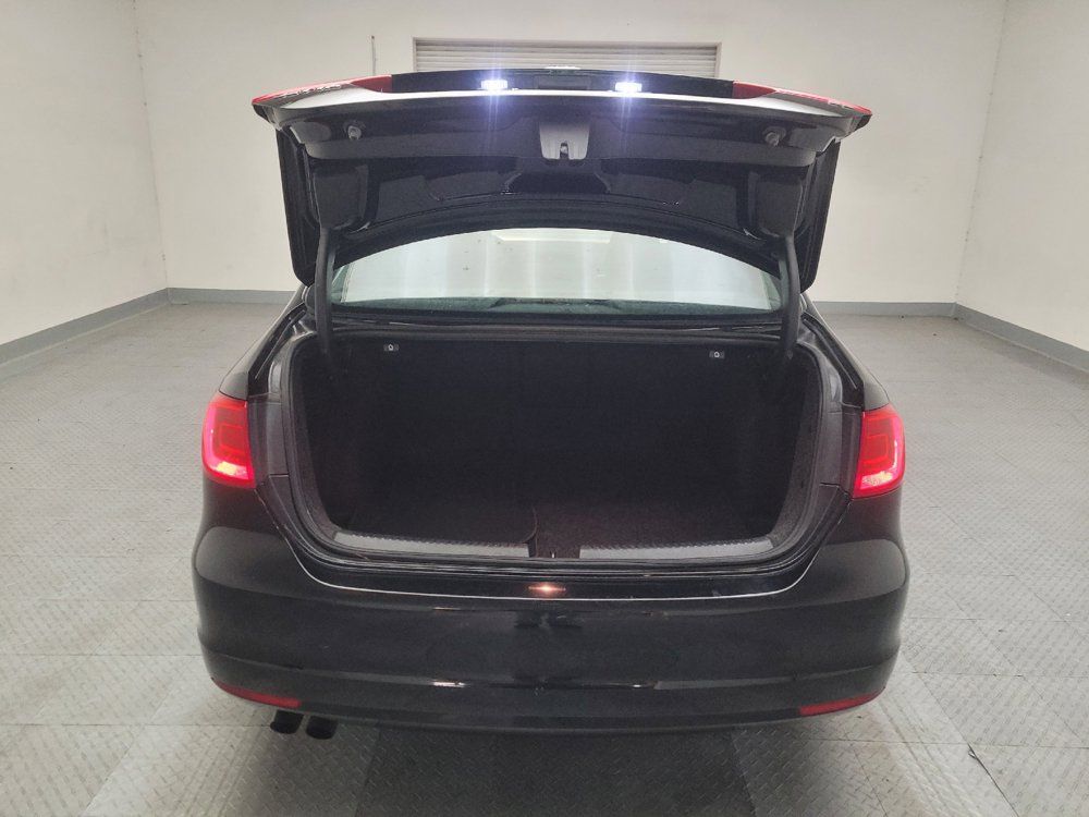Used 2014 Volkswagen Jetta SE FWD image 29